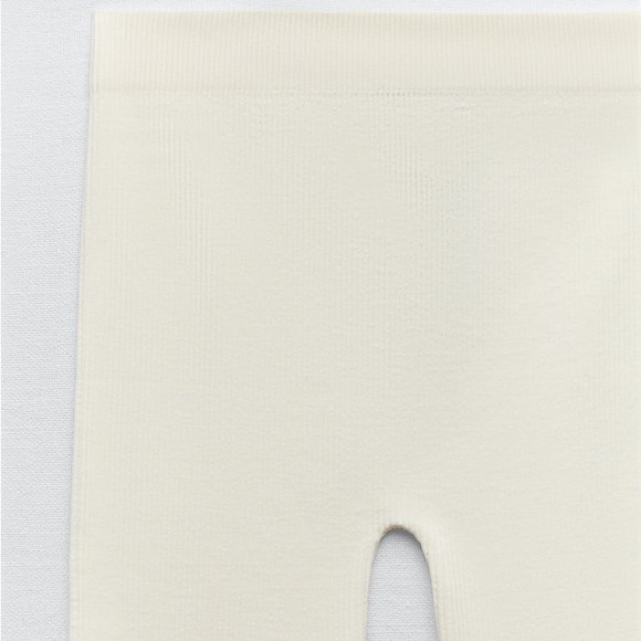 Zara Set - Ecru Round Neck Sweatshirt w/ Arm Holes & Seamless Bike Shorts - Picture 17 of 17